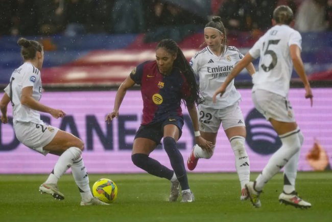 Real Madrid hace historia al ganar el primer clásico femenino  al Barcelona