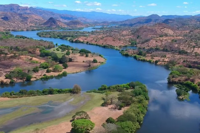 Los cadáveres de una mujer y un menor fueron encontrados en el río Lempa