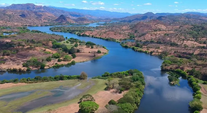 Los cadáveres de una mujer y un menor fueron encontrados en el río Lempa