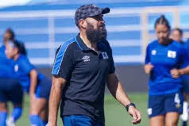 Sancionan a entrenador de selección femenina de Fútbol