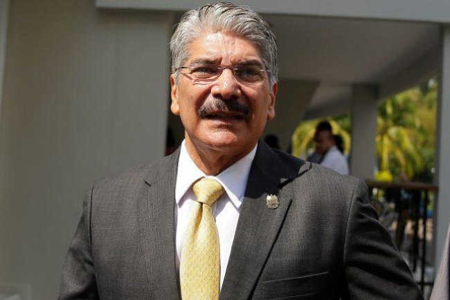 Norman Quijano es detenido por autoridades en EEUU y es resguardado en centro de detención migratoria