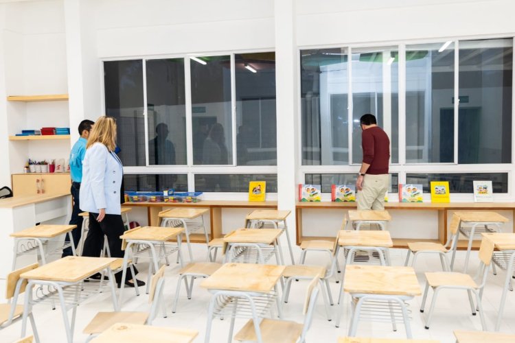 El Presidente Nayib Buekele promete dos escuelas por día.
