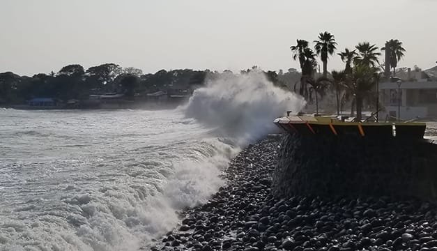 Advierten oleaje alto y corrientes peligrosas este fin de semana en El Salvador.