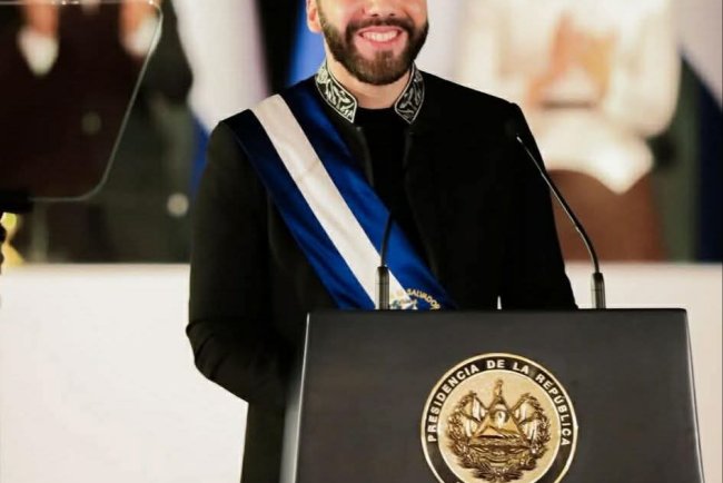 Presidente Bukele defiende el nuevo sistema de democracia de El Salvador