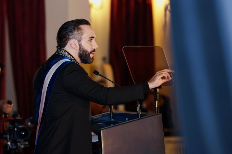 Presidente Bukele defiende el nuevo sistema de democracia de El Salvador