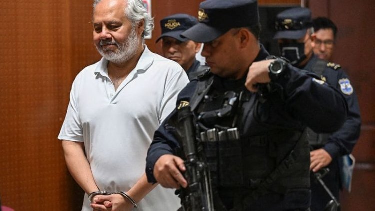 Tribunal de ordena que Enrique Anaya, abogado crítico de Bukele, siga detenido
