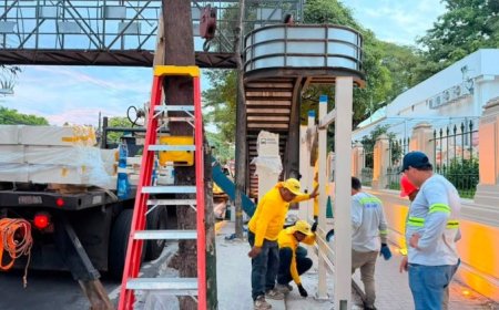 Construyen paradas inteligentes para modernizar el transporte público en San Salvador