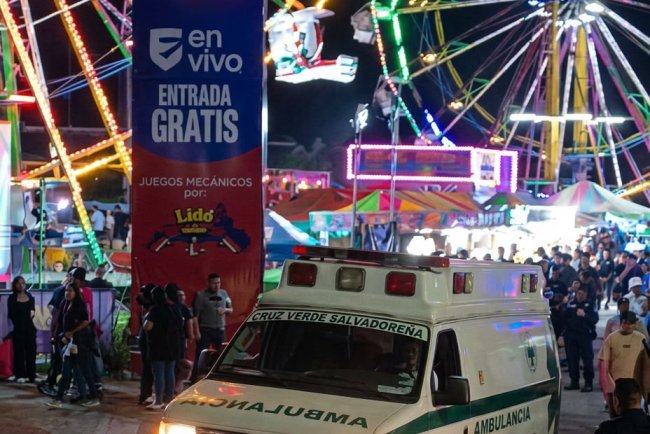 Hombre resulta lesionado tras caer de una atracción mecánica en Ciudad Merliot