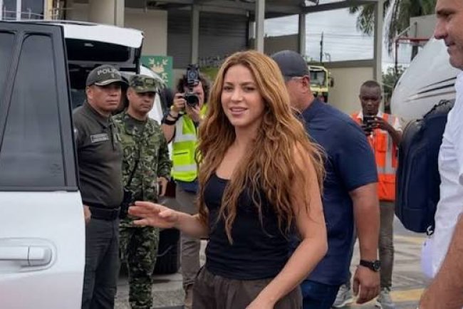 Shakira anuncia ayuda para reconstruir escuelas afectadas por terremoto en Colombia