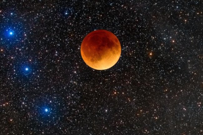 España podrá observar un eclipse parcial de Luna durante la madrugada del 28 de agosto