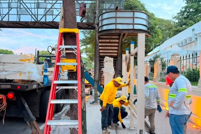 Construyen paradas inteligentes para modernizar el transporte público en San Salvador