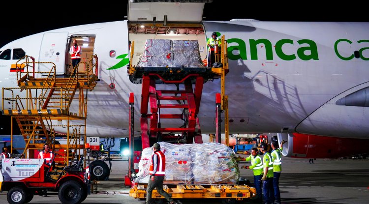 El Salvador envía primer lote de ayuda humanitaria a Colombia tras terremoto de 7.4