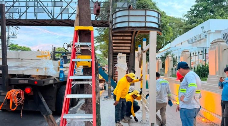 Construyen paradas inteligentes para modernizar el transporte público en San Salvador
