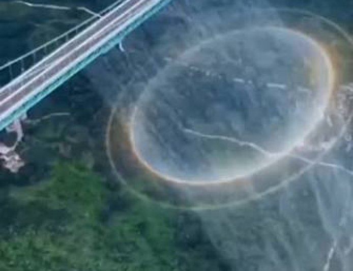 Arcoíris de 360 grados sorprende bajo el puente más alto del mundo en China