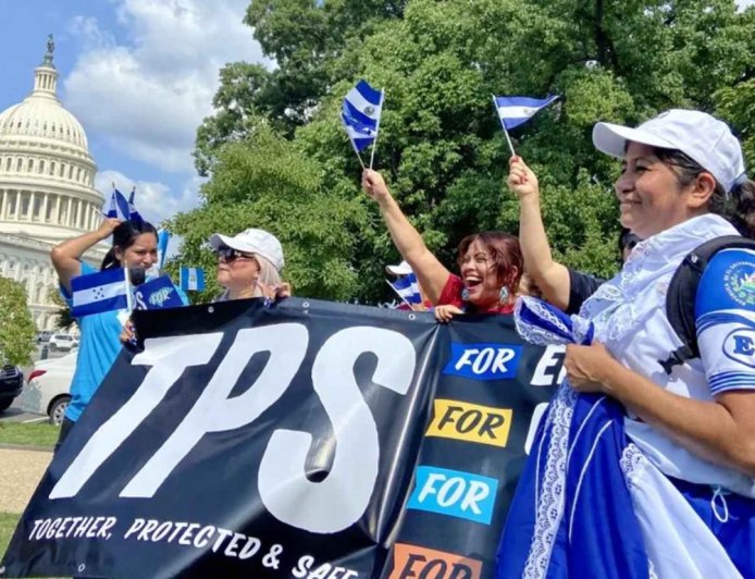 DHS mantiene la protección del TPS para salvadoreños mientras define su futuro