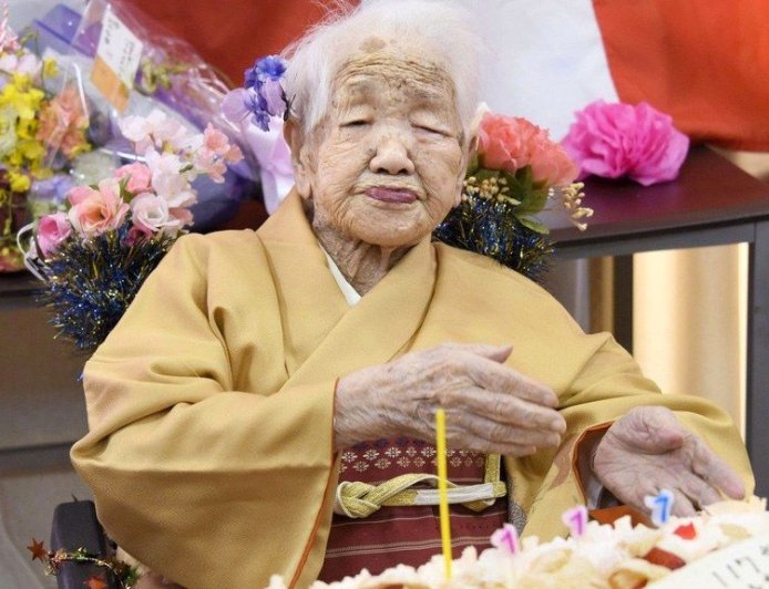Japón supera por primera vez los 100 mil centenarios