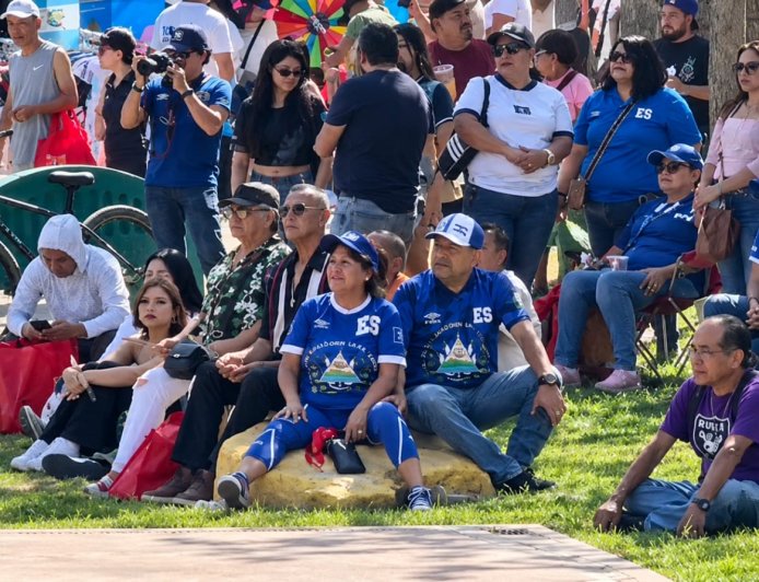 Salvadoreños en el exterior celebran la Independencia con tradiciones y cultura