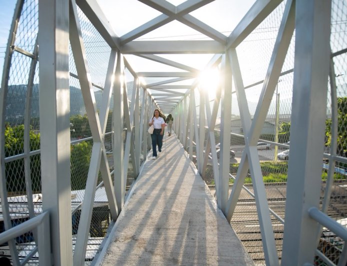 Habilitan nueva pasarela peatonal en San Marcos frente a la Terminal del Sur
