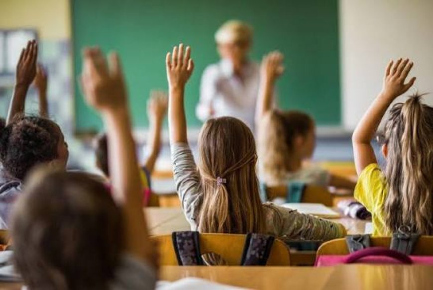 PISA 2025 alerta por bajo rendimiento y advierte sobre el uso excesivo de redes sociales