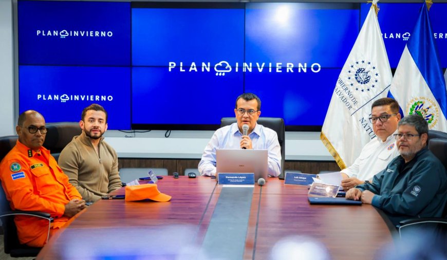Lluvias dejan viviendas inundadas, deslizamientos y vías obstruidas en El Salvador