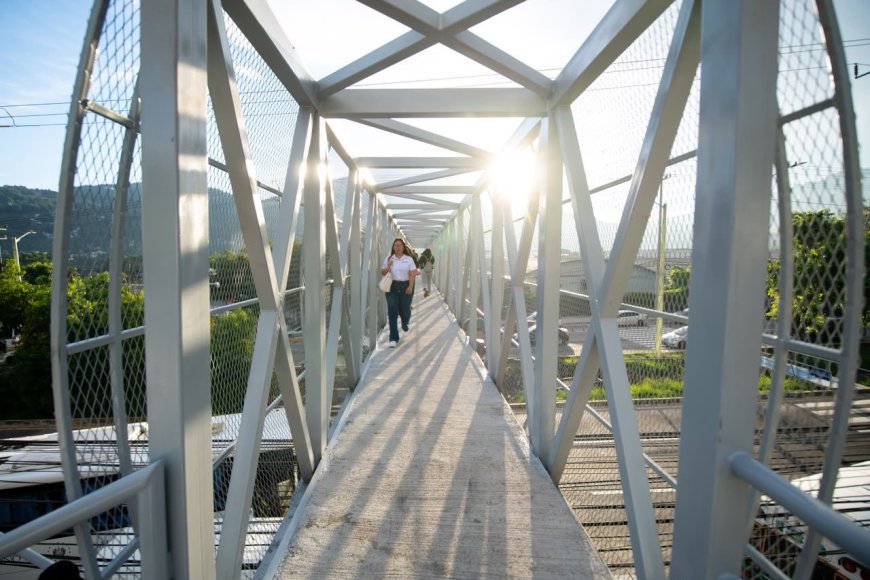 Habilitan nueva pasarela peatonal en San Marcos frente a la Terminal del Sur