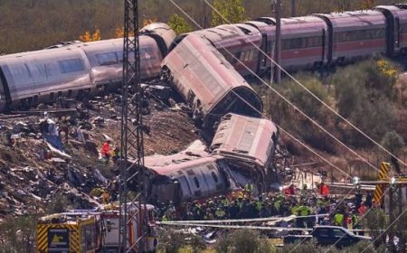 Choque de trenes en España deja al menos 68 muertos y suspende servicios ferroviarios