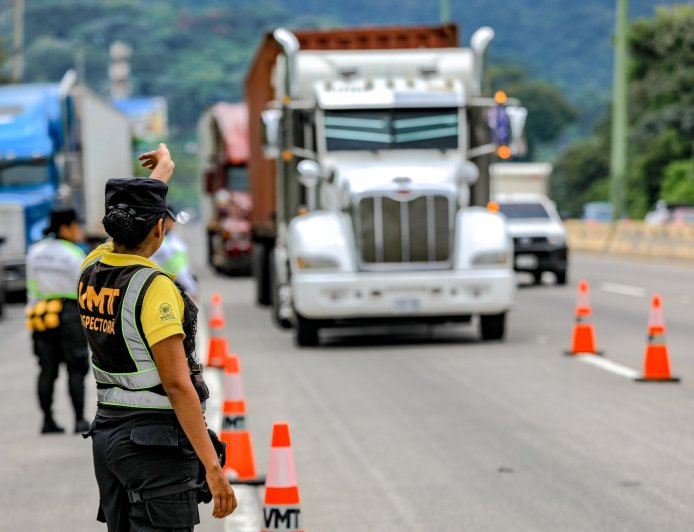 Decomisan 25 unidades de transporte de carga durante controles en carreteras