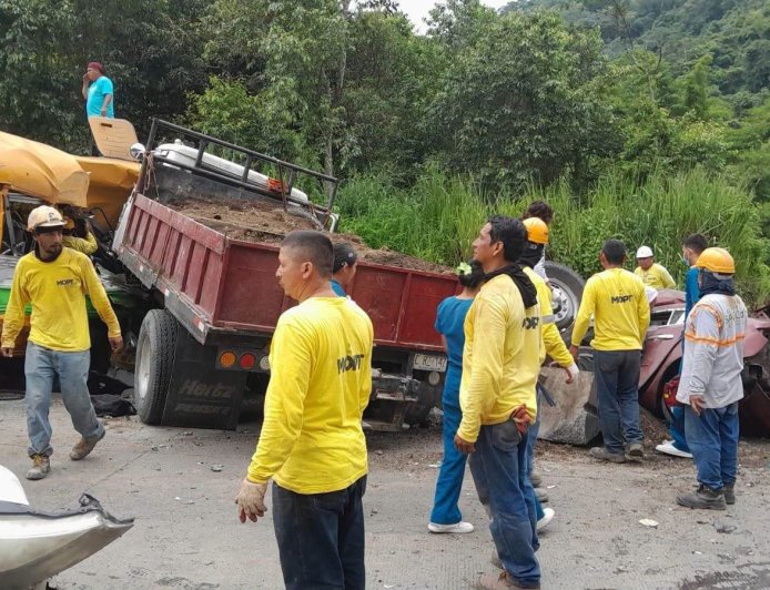 Camión con presunta falla en los frenos provoca accidente múltiple en Los Chorros