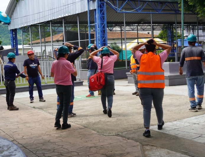 El Salvador realiza simulacro ante un hipotético terremoto de magnitud 8
