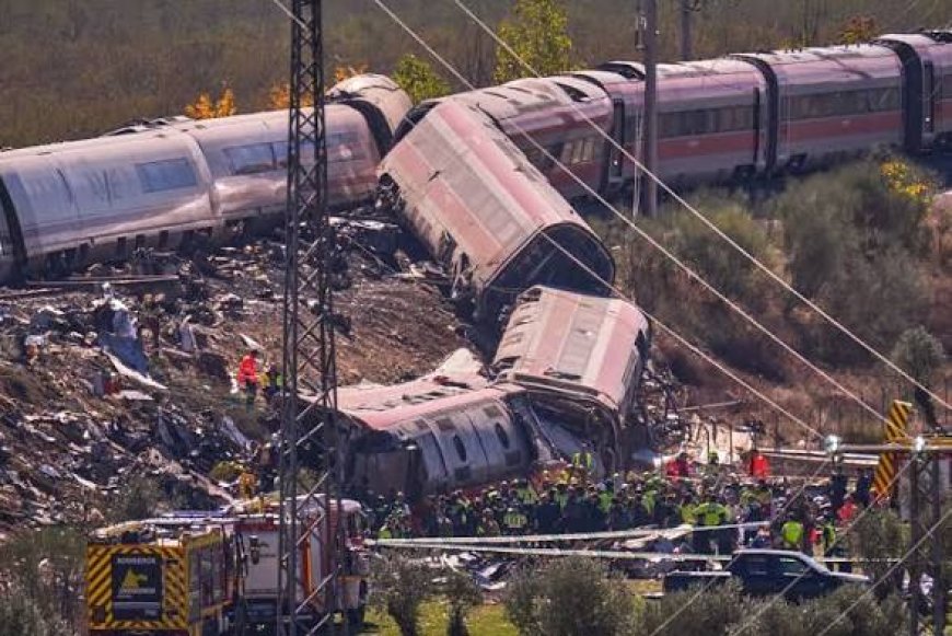 Choque de trenes en España deja al menos 68 muertos y suspende servicios ferroviarios